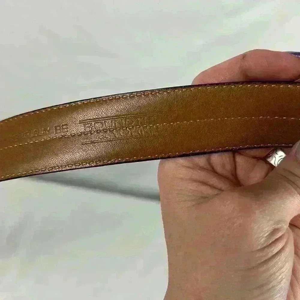 Roundtree & Yorke Mens  Leather Brown Belt Sz 36 - Picture 4 of 7